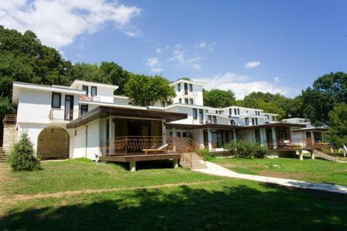 Rusalka Holiday Village Kamen Bryag Extérieur photo